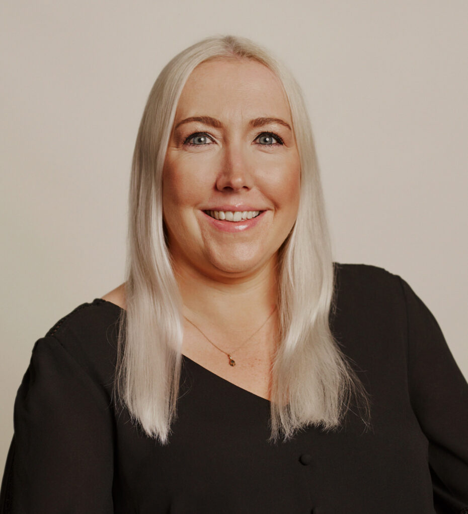 Ellen Hooper-Doku